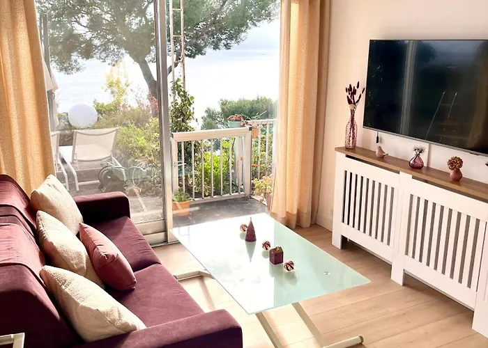 Experience Unique Face A La Et Porquerolles Apartment